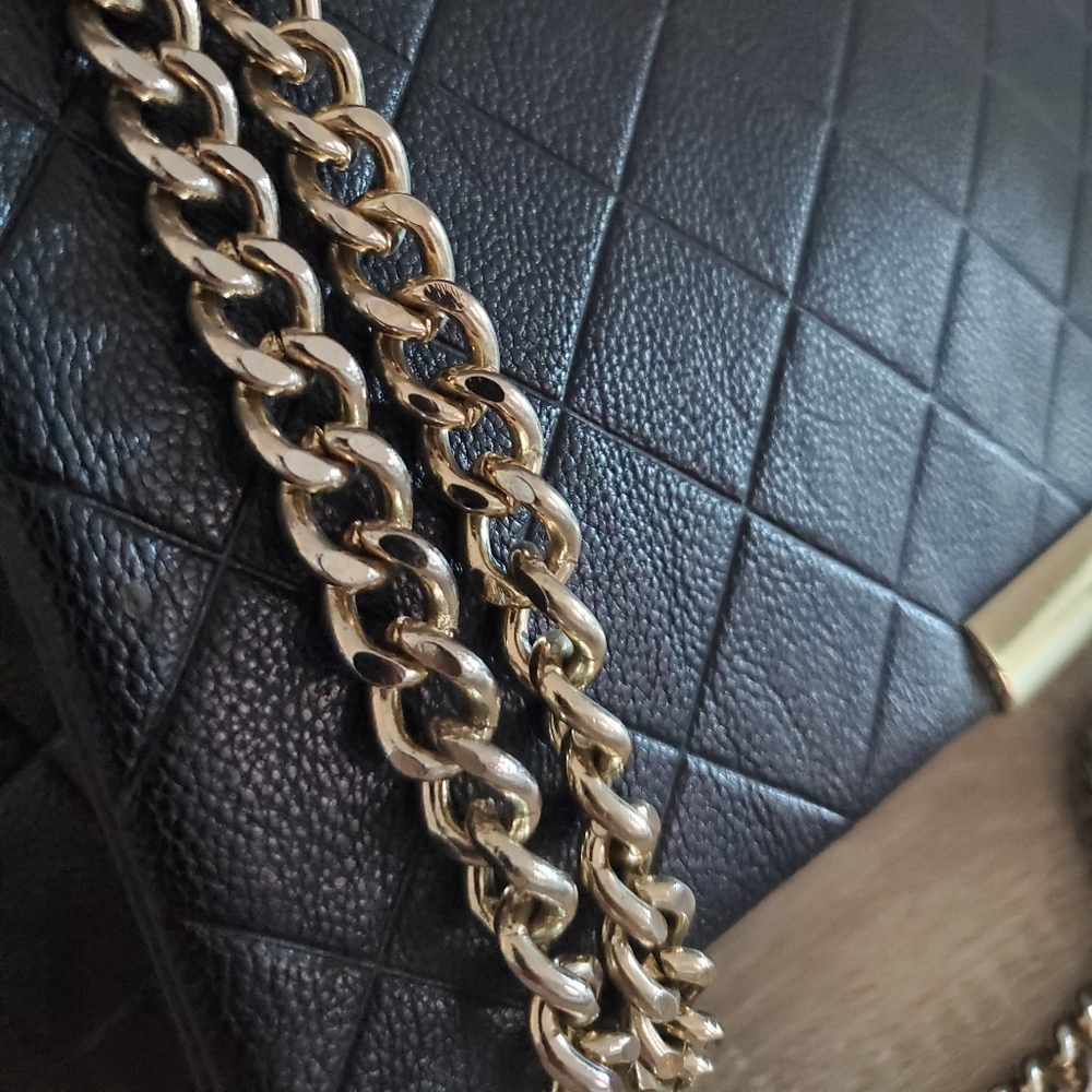 Black & Gold Crossbody/Shoulder Handbag - Picture 3 of 9